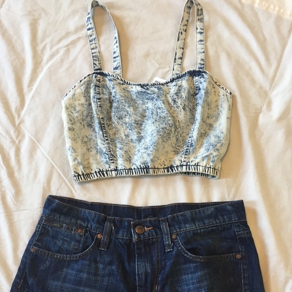 Acid wash crop top. - Picture 1 of 7